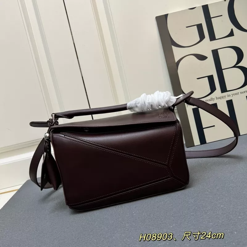 LOEWE AAA Quality Messenger Bags For Women Modern 9561