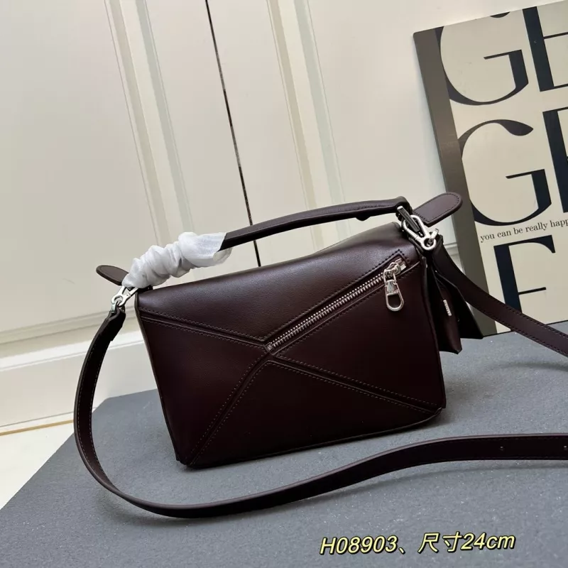LOEWE AAA Quality Messenger Bags For Women Modern 9561