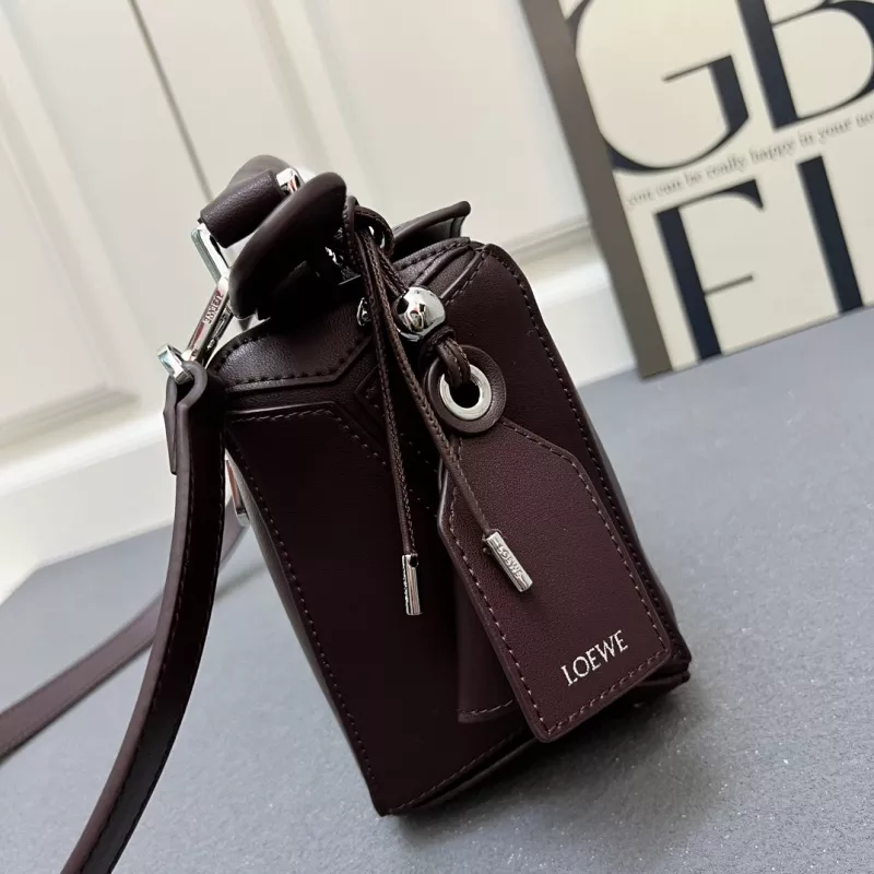 LOEWE AAA Quality Messenger Bags For Women Modern 9561