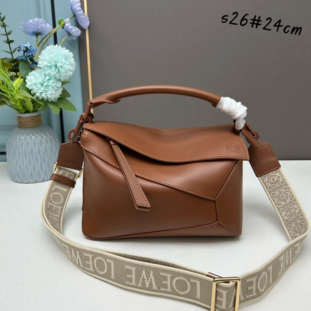 LOEWE AAA Quality Messenger Bags For Women NewStyle 3779