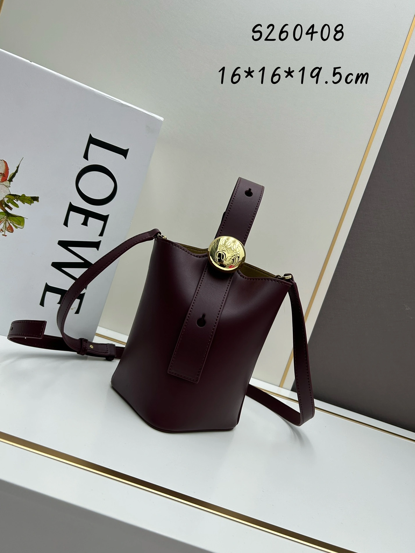 LOEWE AAA Quality Messenger Bags For Women NewStyle 582