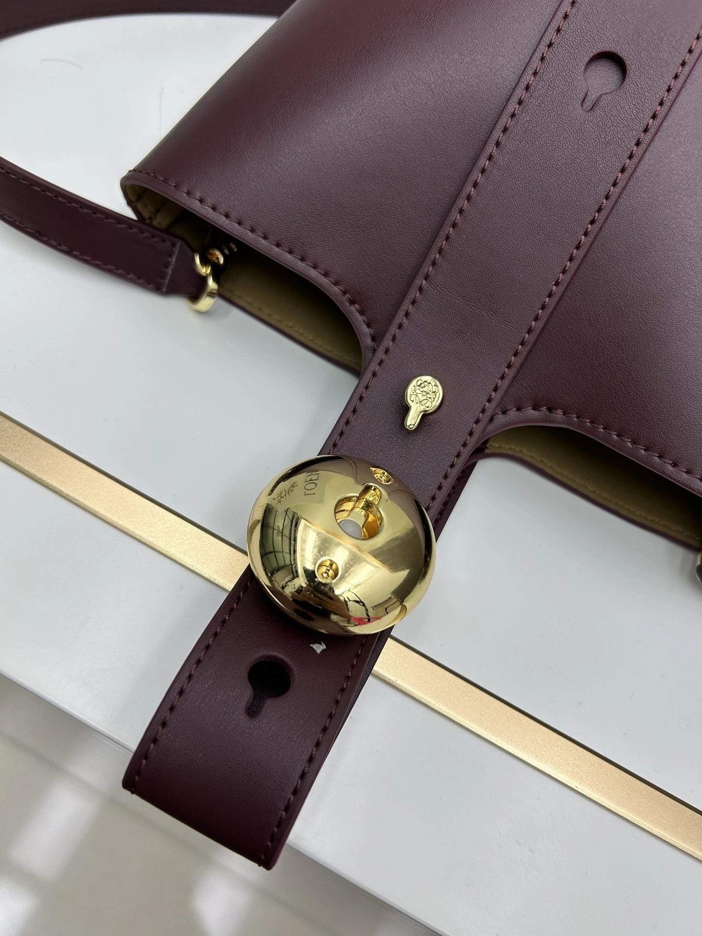 LOEWE AAA Quality Messenger Bags For Women NewStyle 582