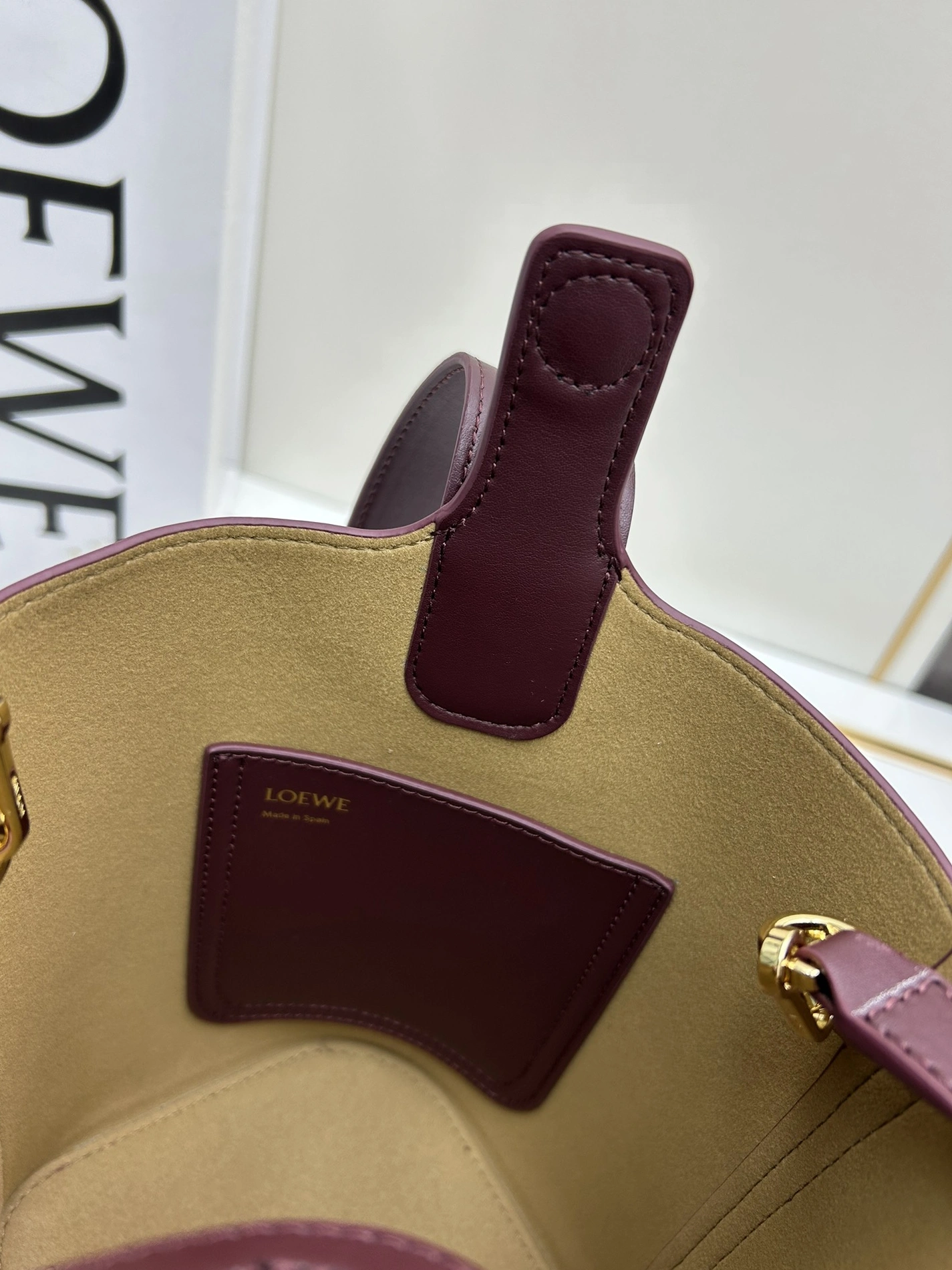 LOEWE AAA Quality Messenger Bags For Women NewStyle 582