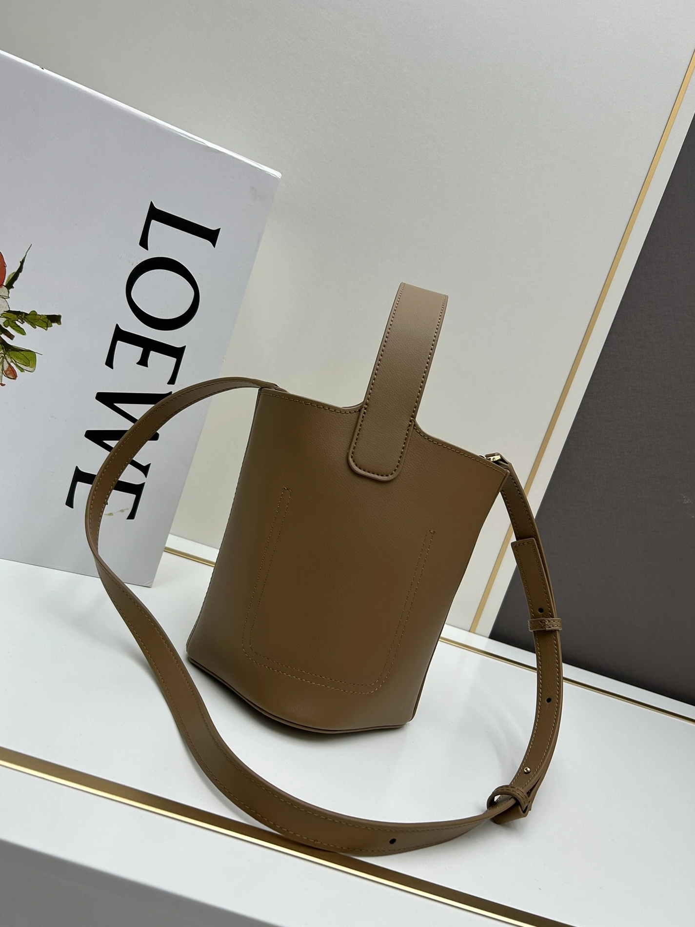 LOEWE AAA Quality Messenger Bags For Women Popular 4742