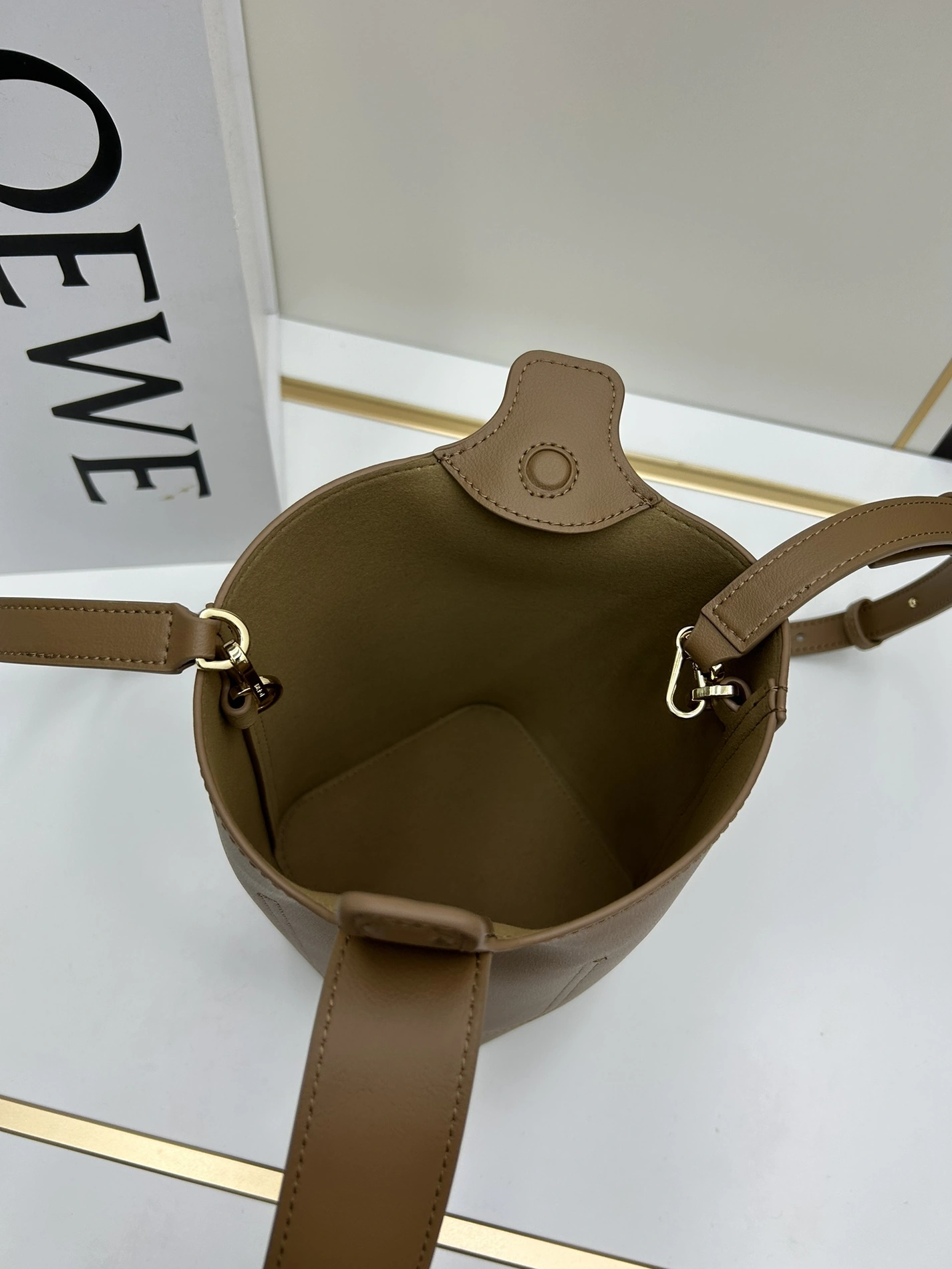 LOEWE AAA Quality Messenger Bags For Women Popular 4742
