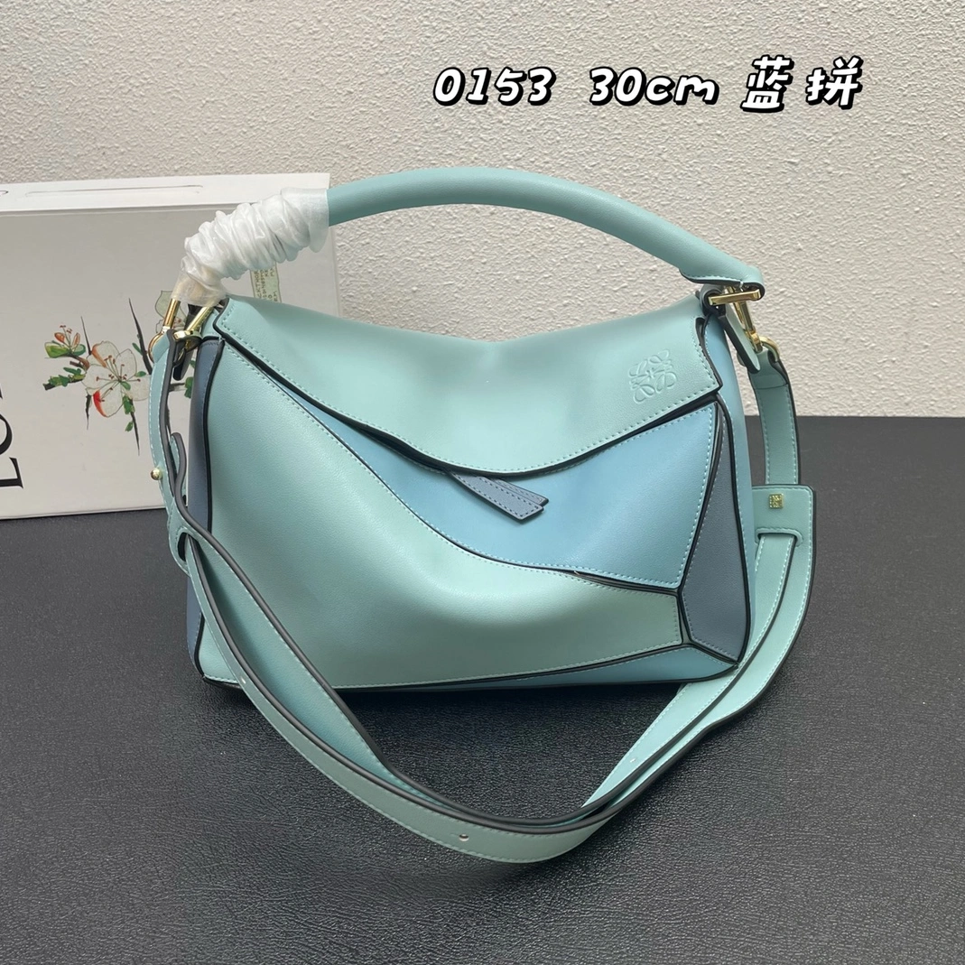 LOEWE AAA Quality Messenger Bags For Women Practical 276