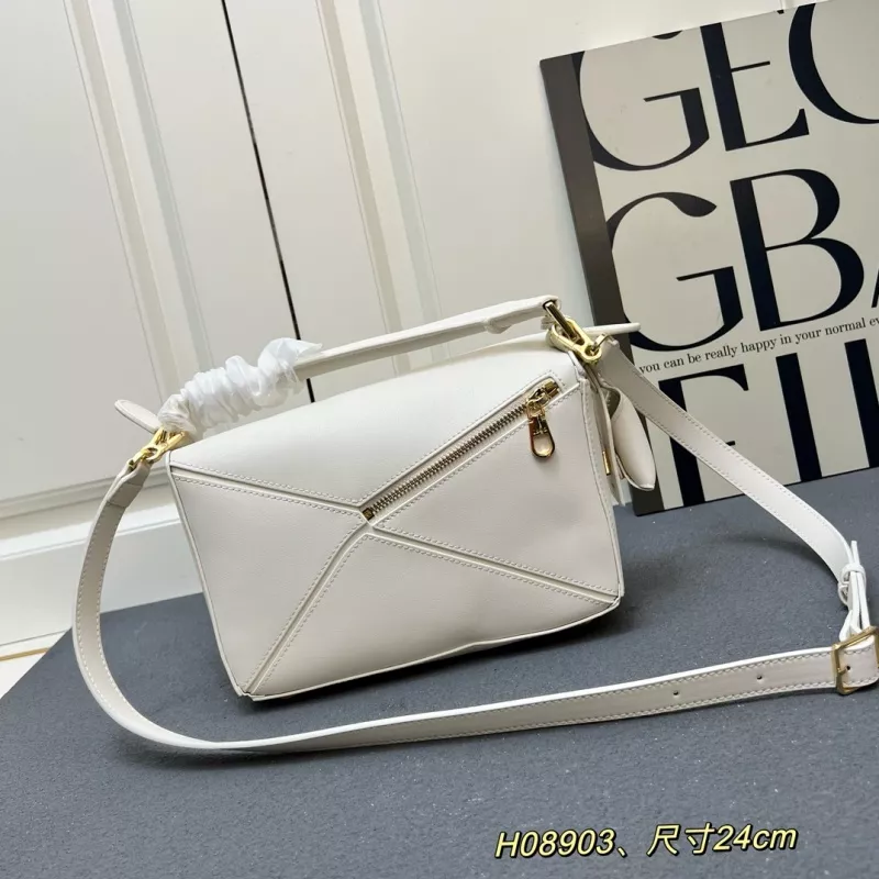 LOEWE AAA Quality Messenger Bags For Women Reliable 6466