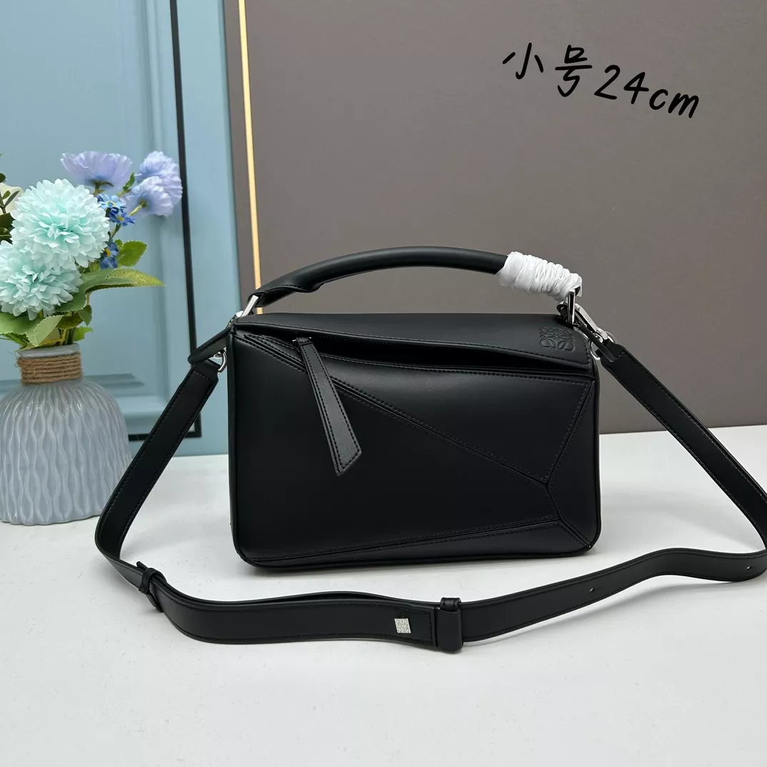 LOEWE AAA Quality Messenger Bags For Women SmartChoice 5021