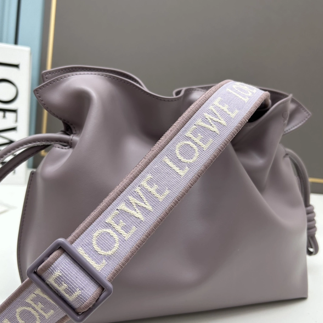 LOEWE AAA Quality Messenger Bags For Women StreetReady 3785