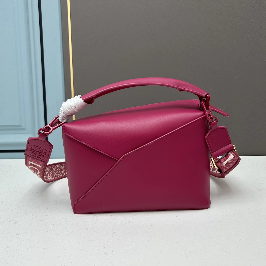 LOEWE AAA Quality Messenger Bags For Women StreetReady 7286