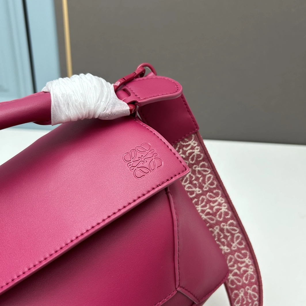 LOEWE AAA Quality Messenger Bags For Women StreetReady 7286