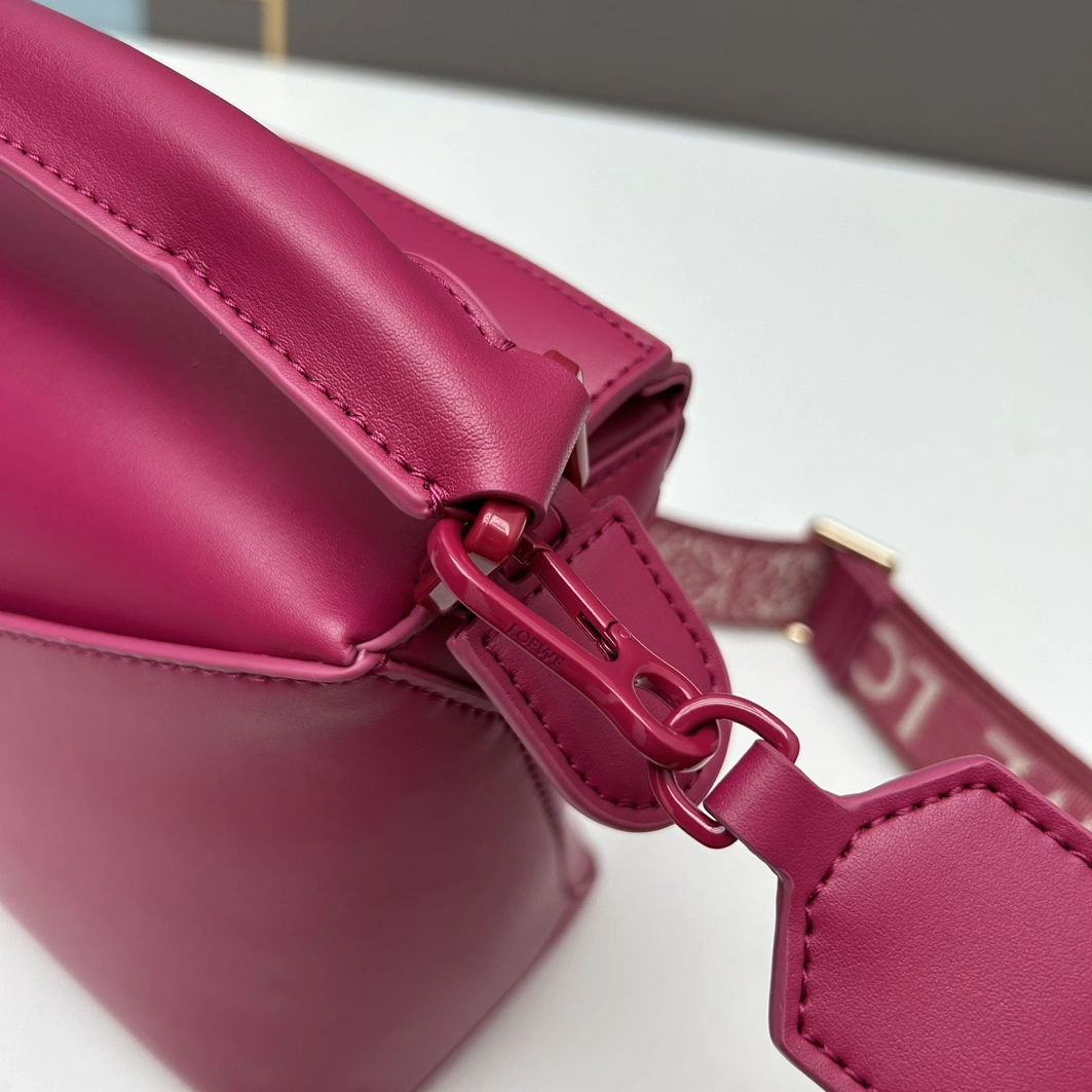 LOEWE AAA Quality Messenger Bags For Women StreetReady 7286
