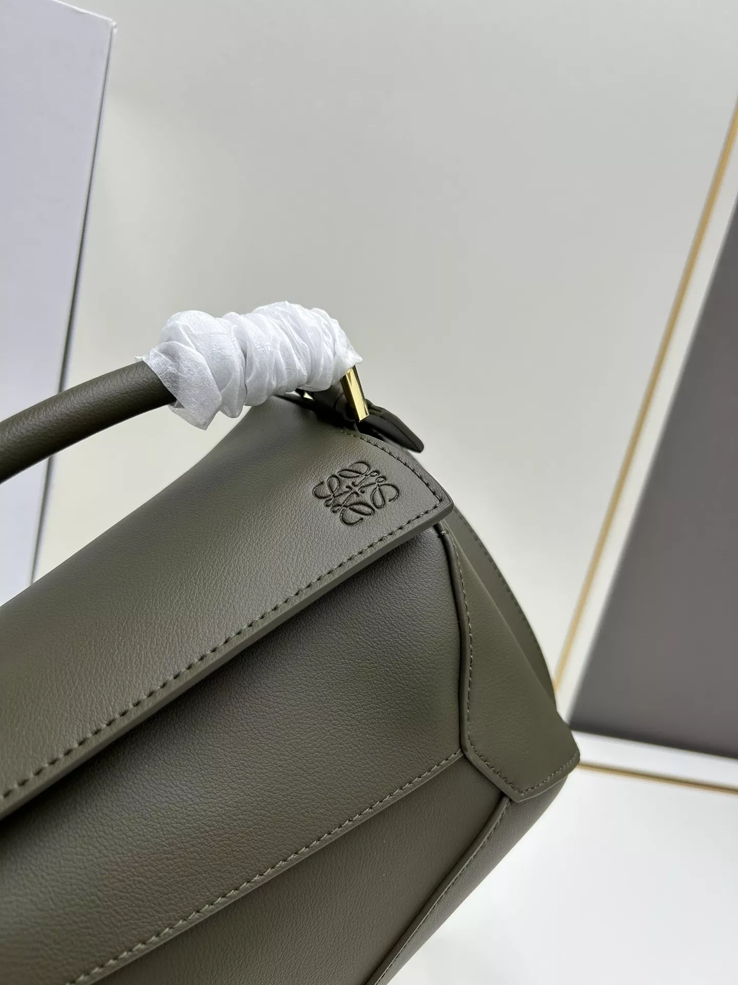 LOEWE AAA Quality Messenger Bags For Women Timeless 3846