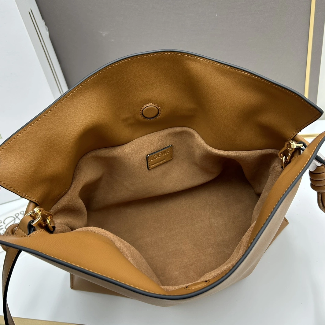 LOEWE AAA Quality Messenger Bags For Women Timeless 6720