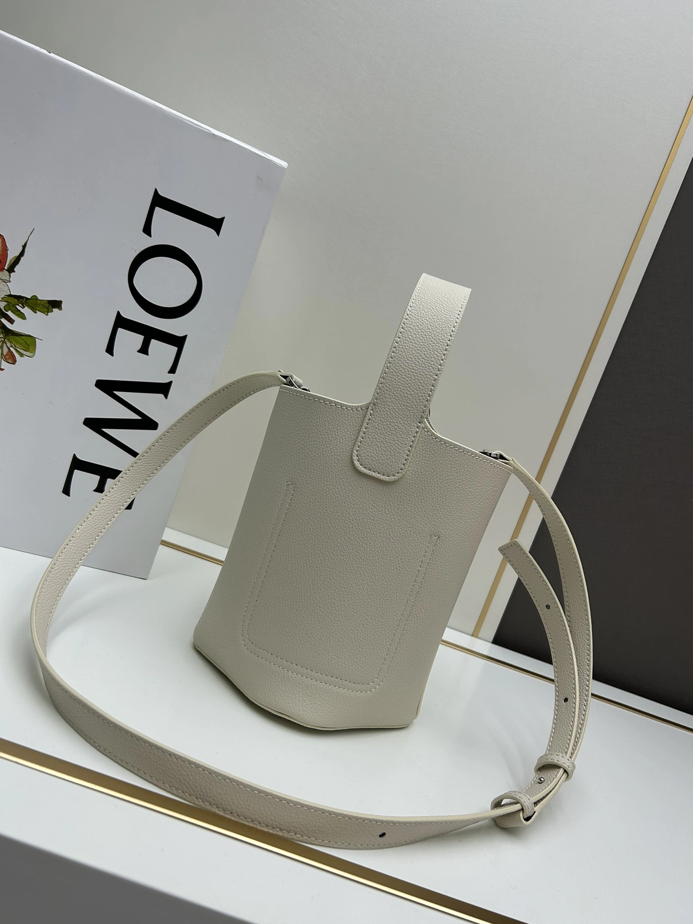 LOEWE AAA Quality Messenger Bags For Women Timeless 9453