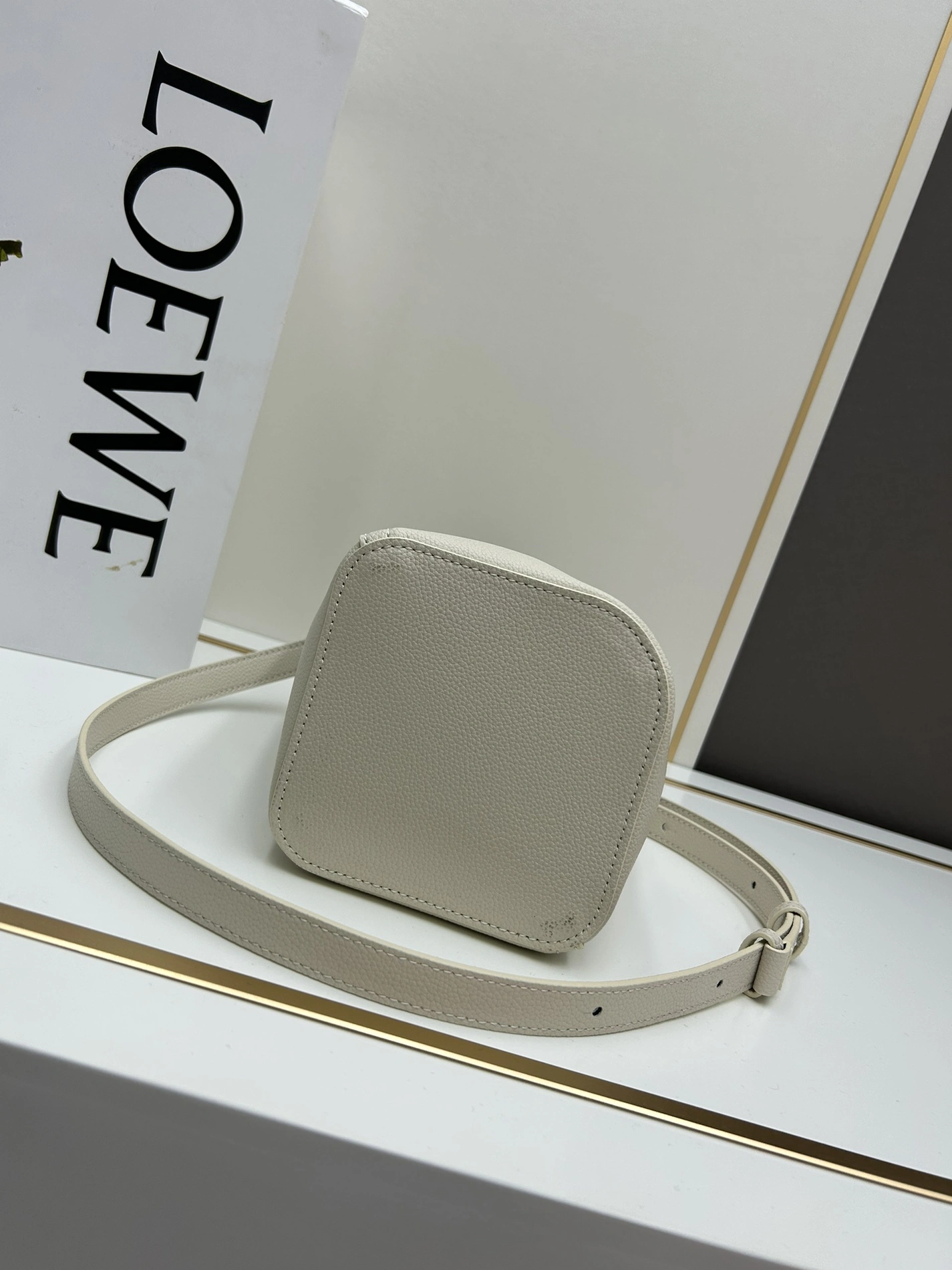 LOEWE AAA Quality Messenger Bags For Women Timeless 9453