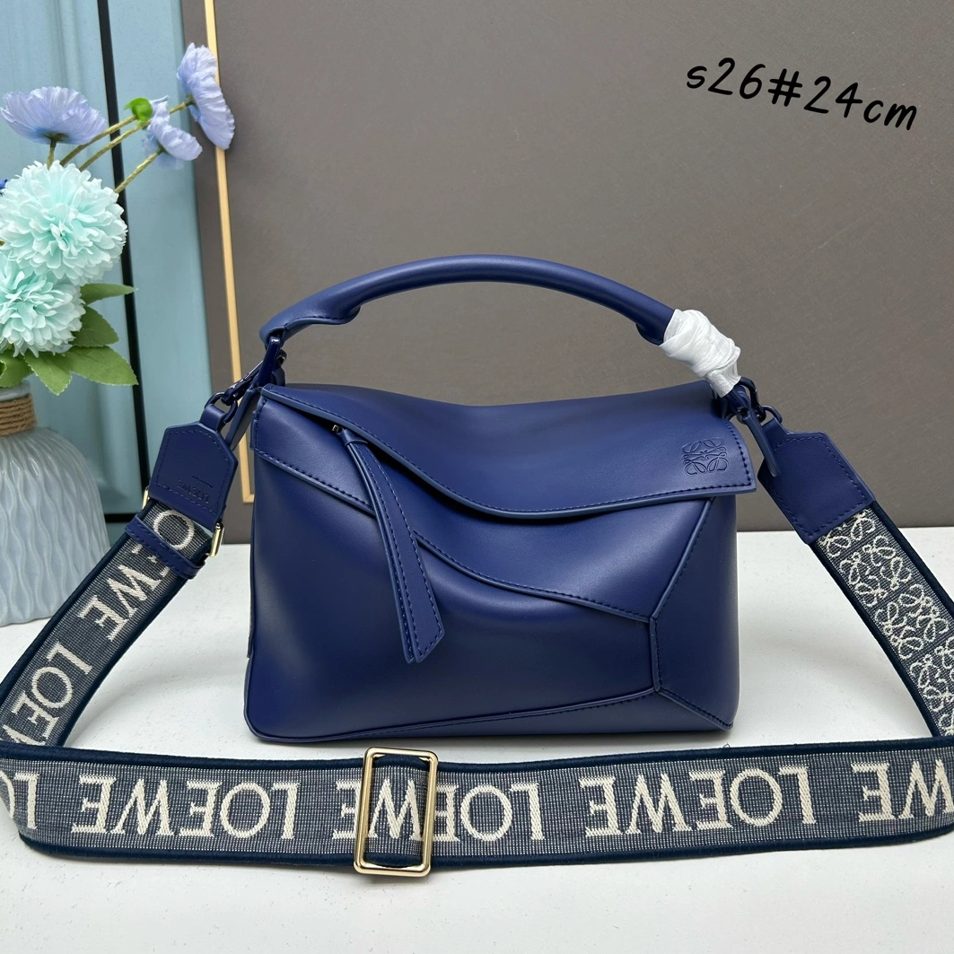 LOEWE AAA Quality Messenger Bags For Women TopPick 3630