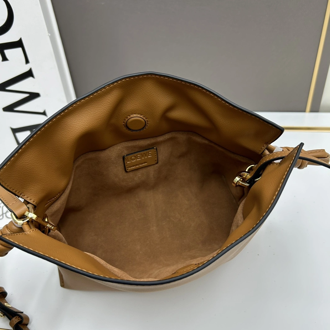LOEWE AAA Quality Messenger Bags For Women TopPick 5671