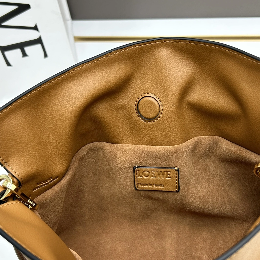 LOEWE AAA Quality Messenger Bags For Women TopPick 5671