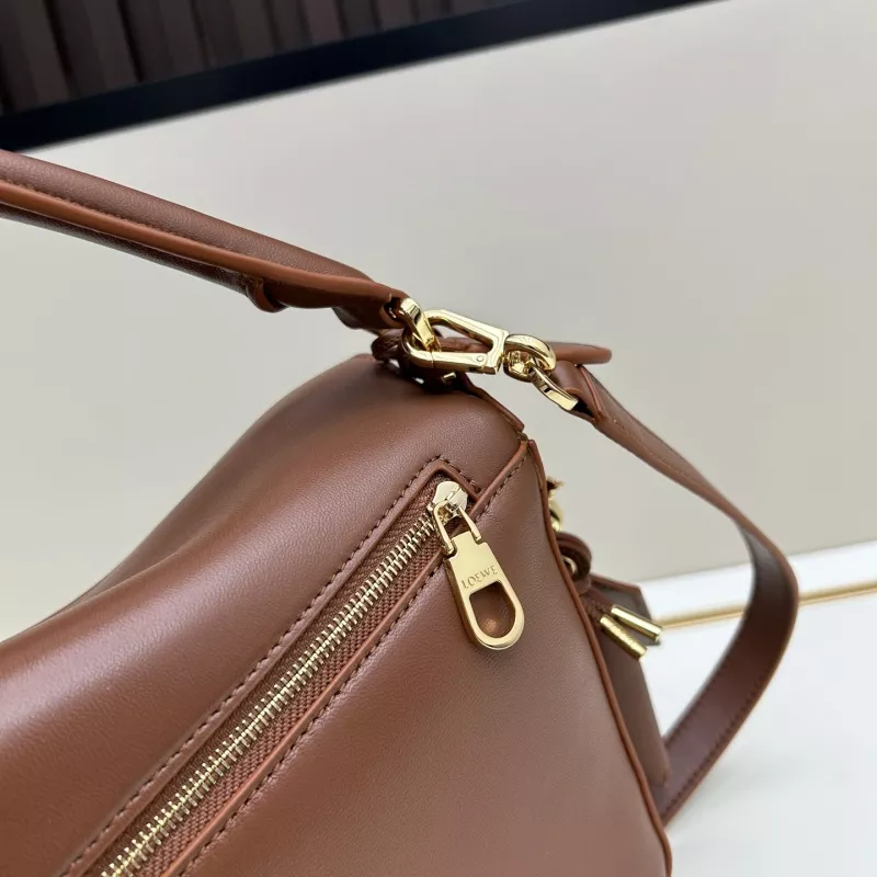 LOEWE AAA Quality Messenger Bags For Women Unique 3532