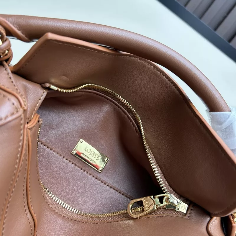 LOEWE AAA Quality Messenger Bags For Women Unique 3532