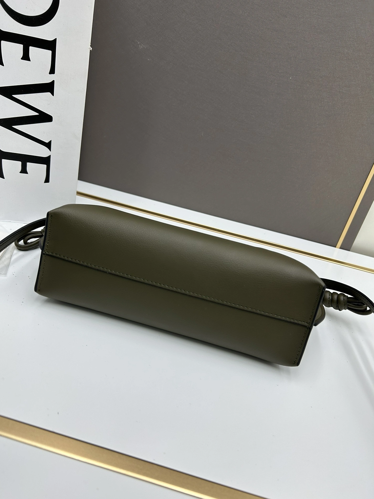 LOEWE AAA Quality Messenger Bags For Women UrbanStyle 4007