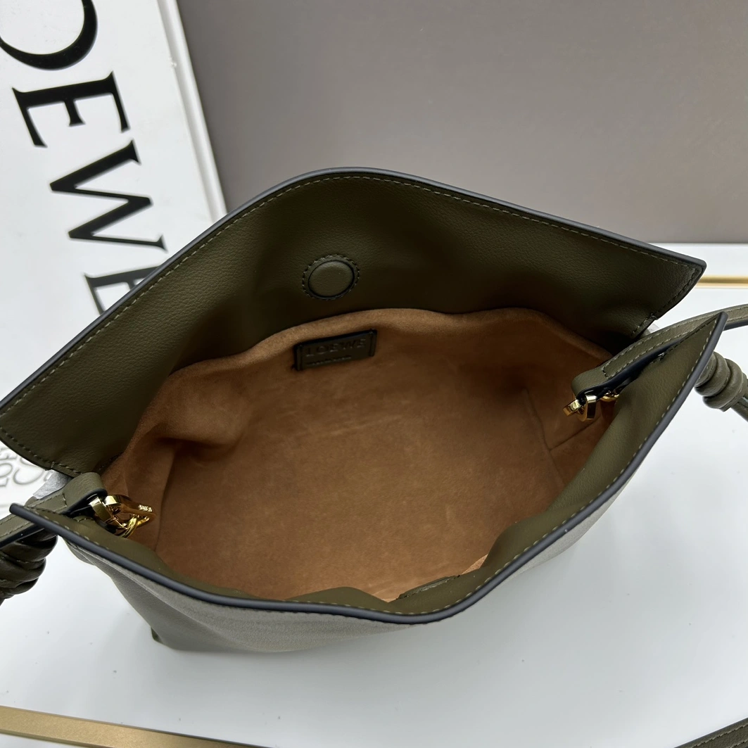 LOEWE AAA Quality Messenger Bags For Women UrbanStyle 4007