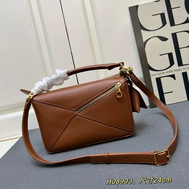 LOEWE AAA Quality Messenger Bags For Women UrbanStyle 7429