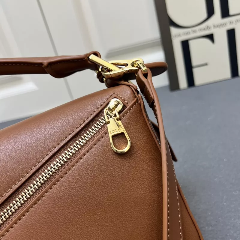 LOEWE AAA Quality Messenger Bags For Women UrbanStyle 7429