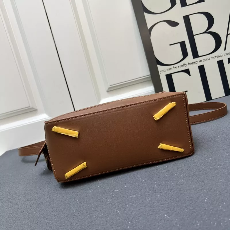 LOEWE AAA Quality Messenger Bags For Women UrbanStyle 7429