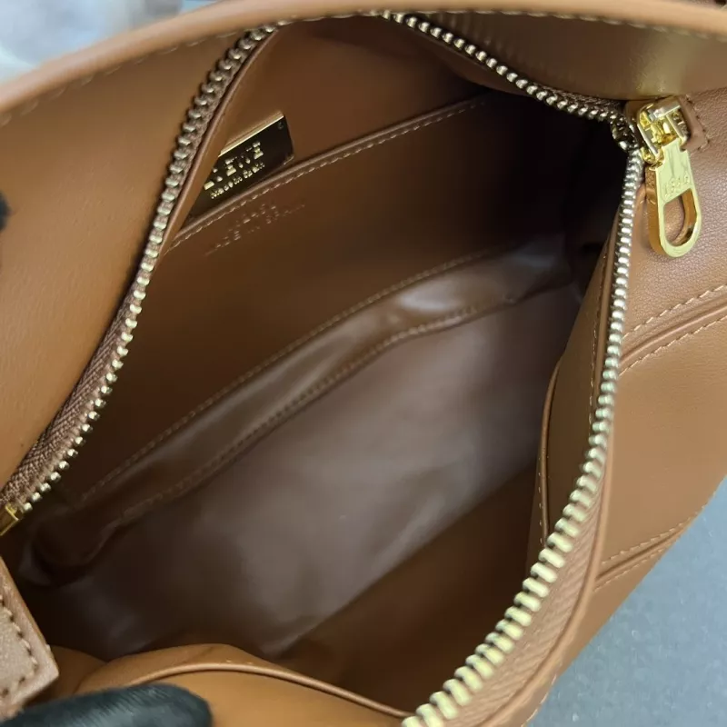 LOEWE AAA Quality Messenger Bags For Women UrbanStyle 7429