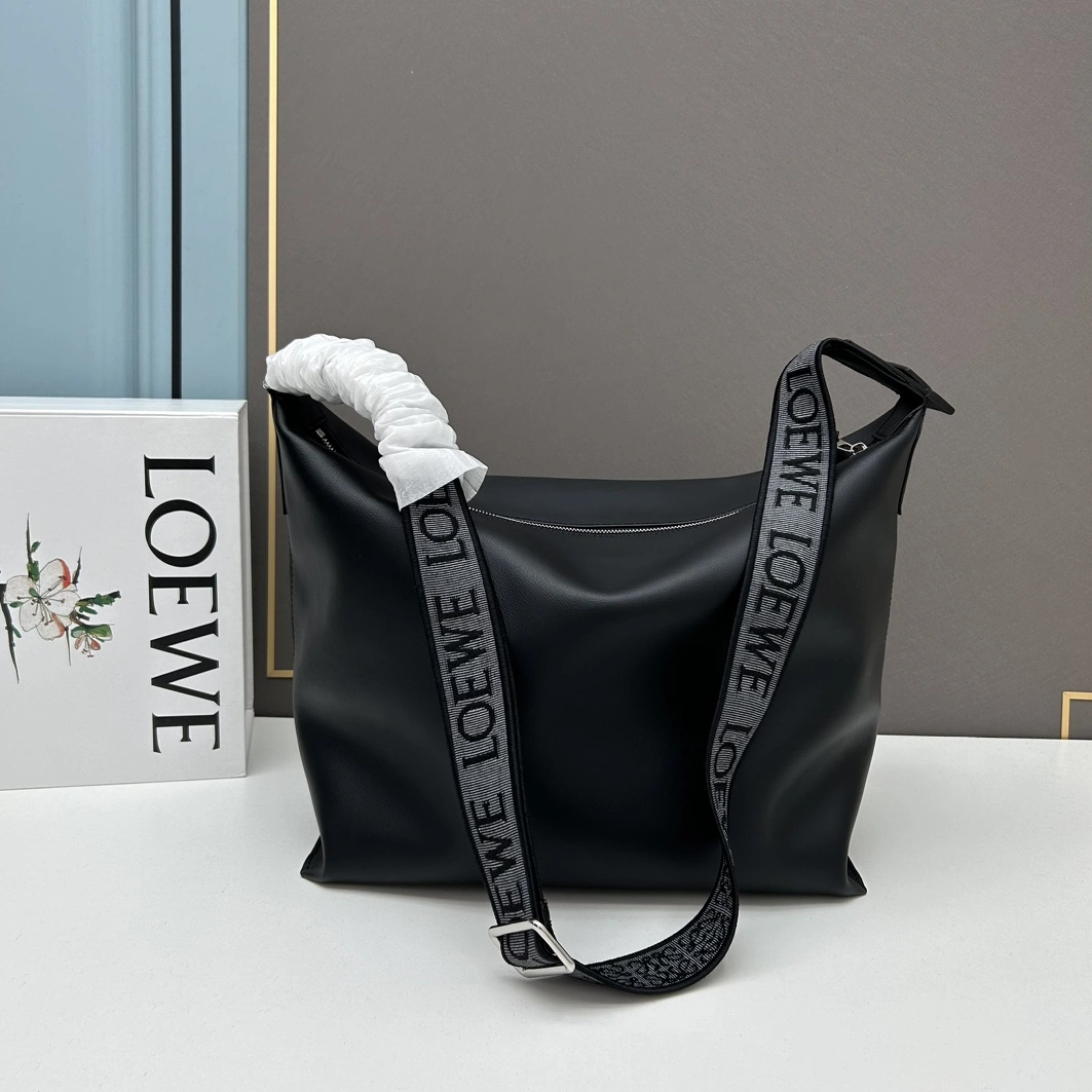LOEWE AAA Quality Messenger Bags For Women Versatile 5361