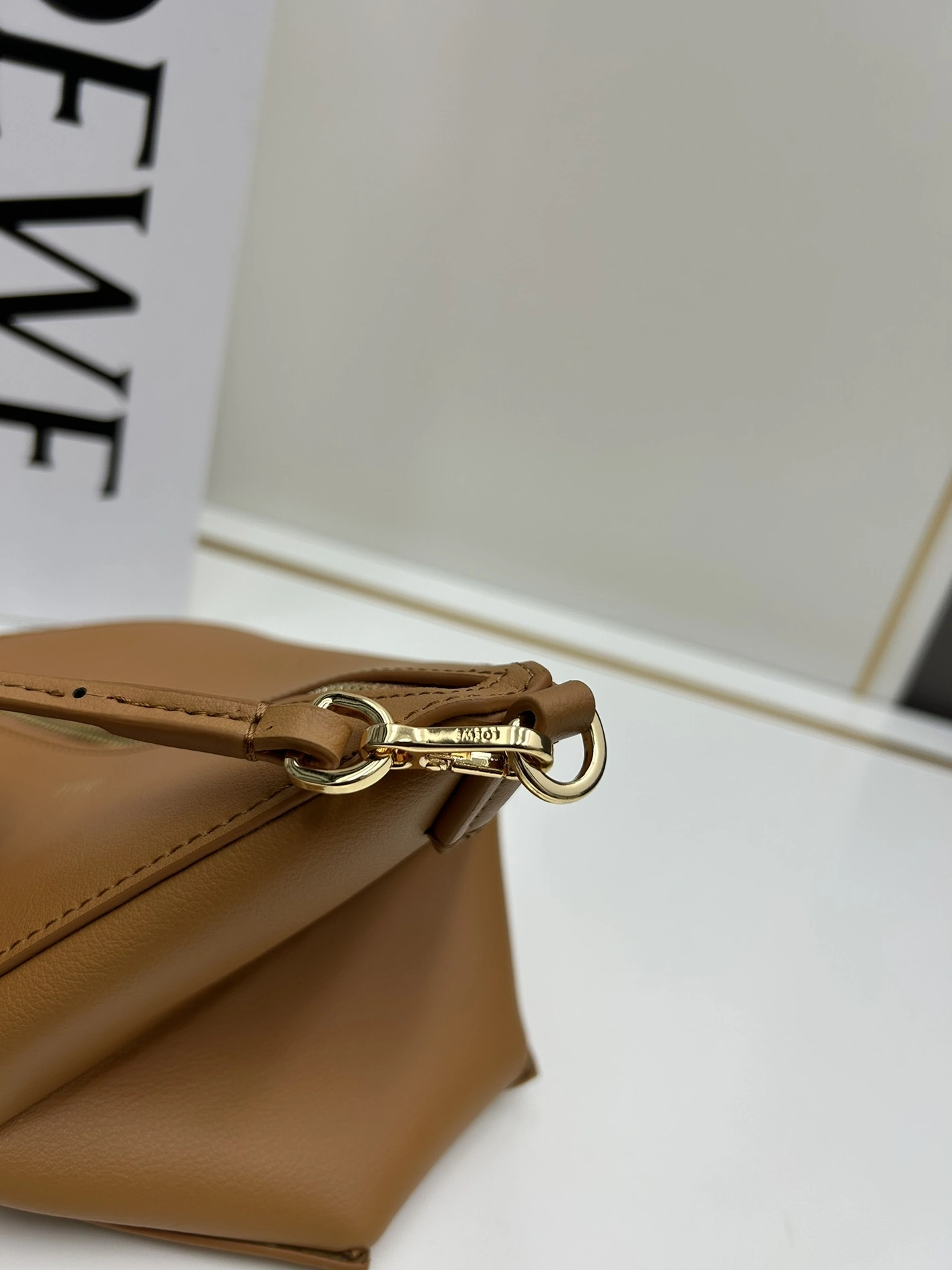 LOEWE AAA Quality Messenger Bags WellDesigned 1485