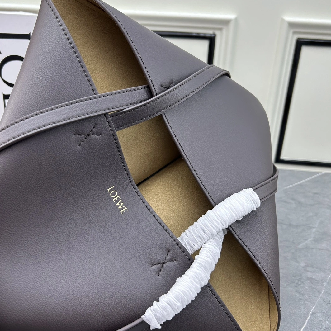 LOEWE AAA Quality Shoulder Bags For Women Affordable 7738