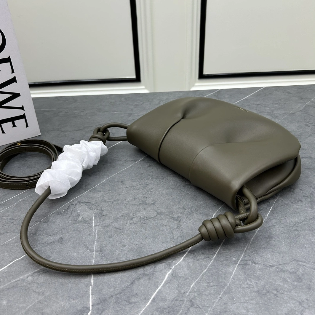 LOEWE AAA Quality Shoulder Bags For Women Classic 616