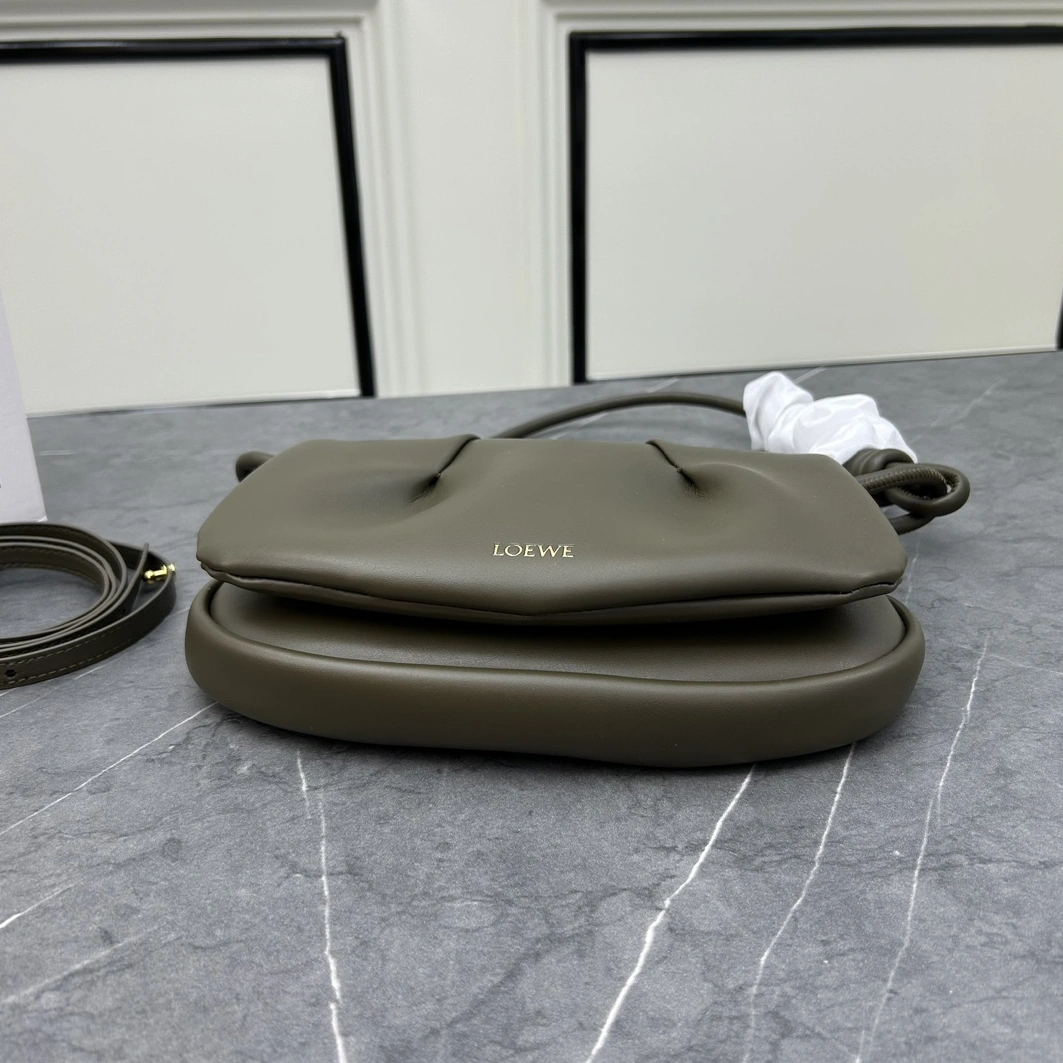 LOEWE AAA Quality Shoulder Bags For Women Classic 616