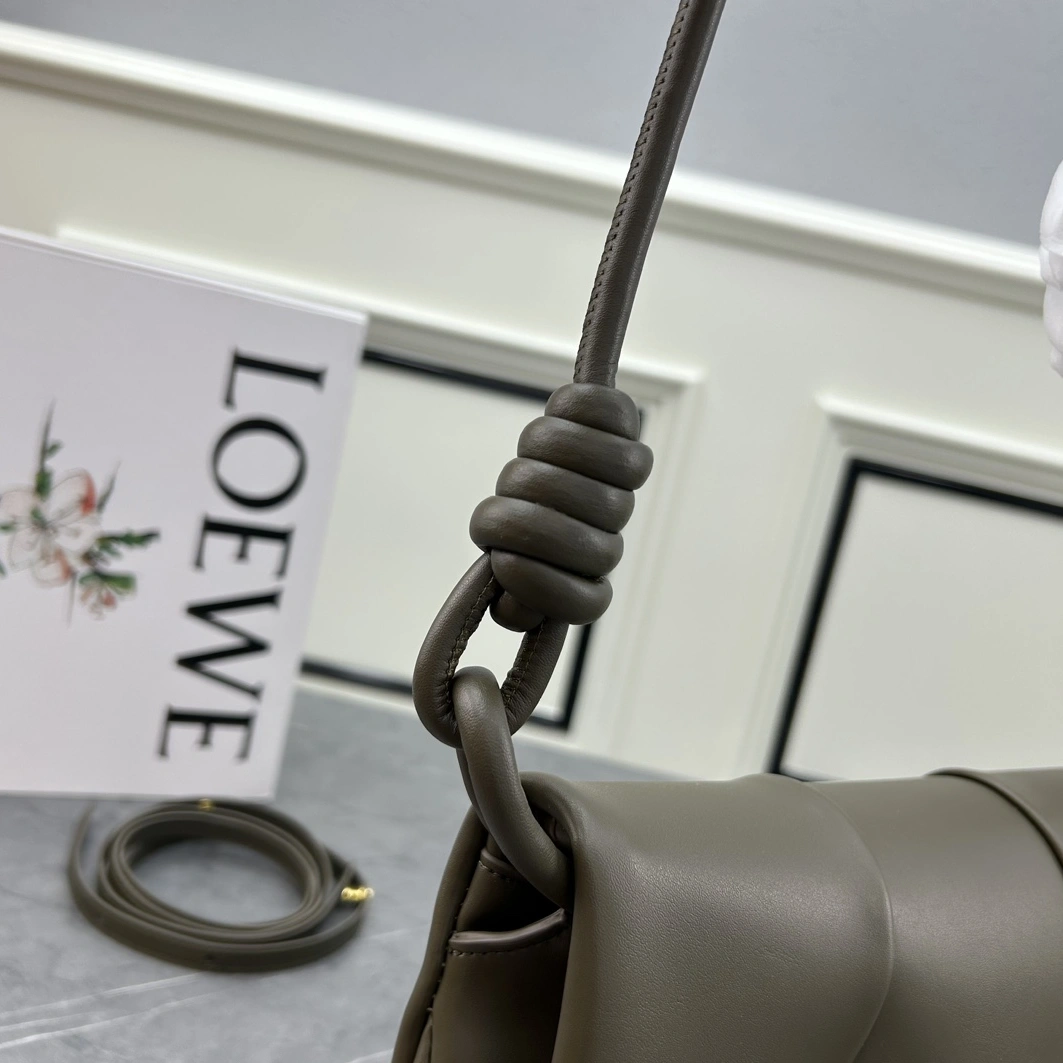 LOEWE AAA Quality Shoulder Bags For Women Classic 616