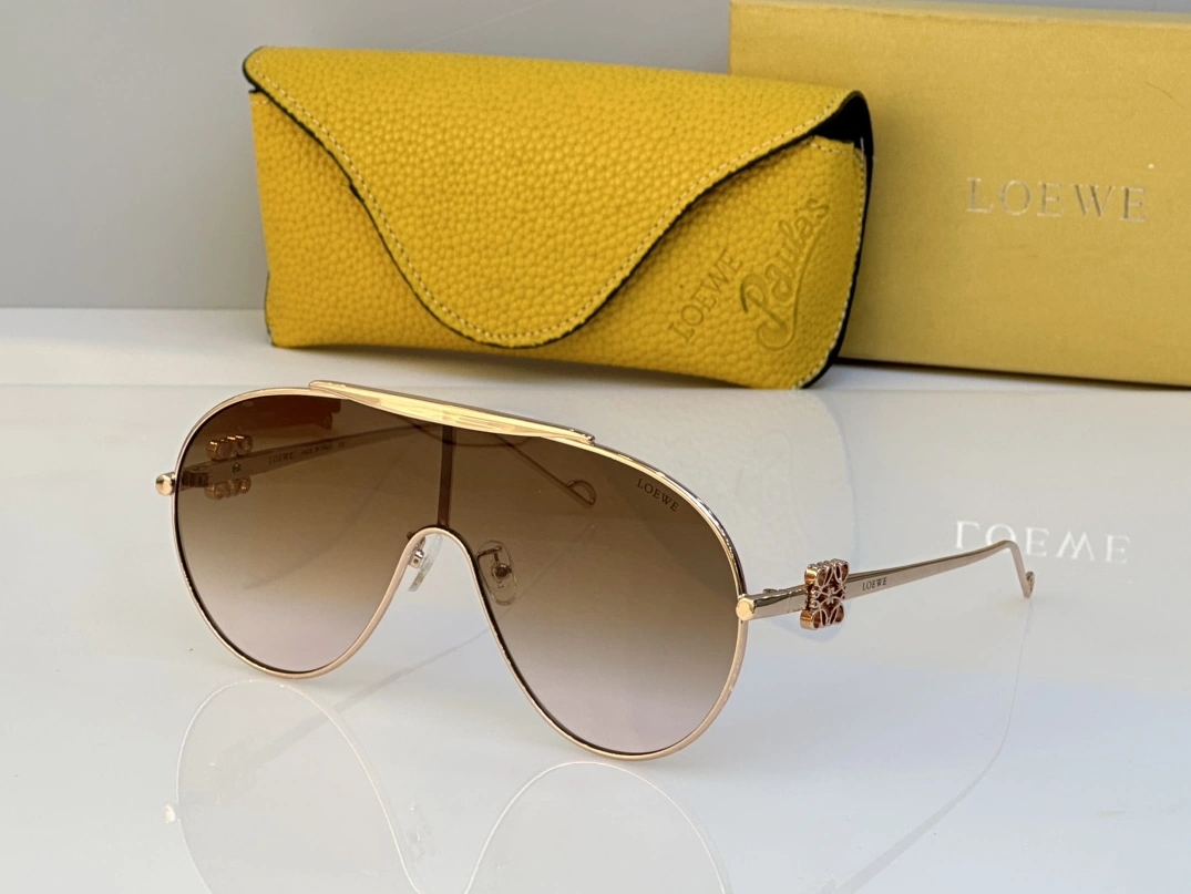 LOEWE AAA Quality Sunglasses EyeCatching 5557