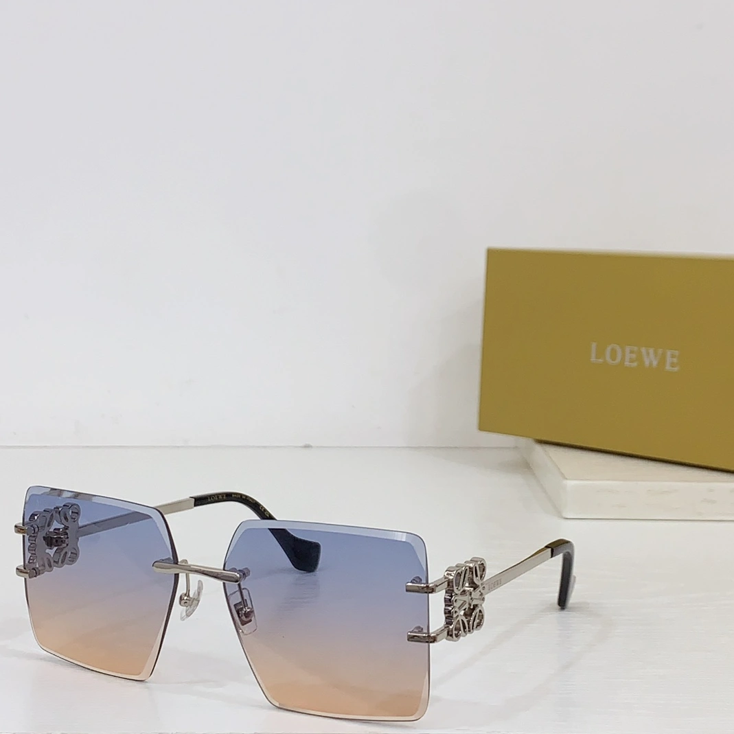 LOEWE AAA Quality Sunglasses Versatile 4025