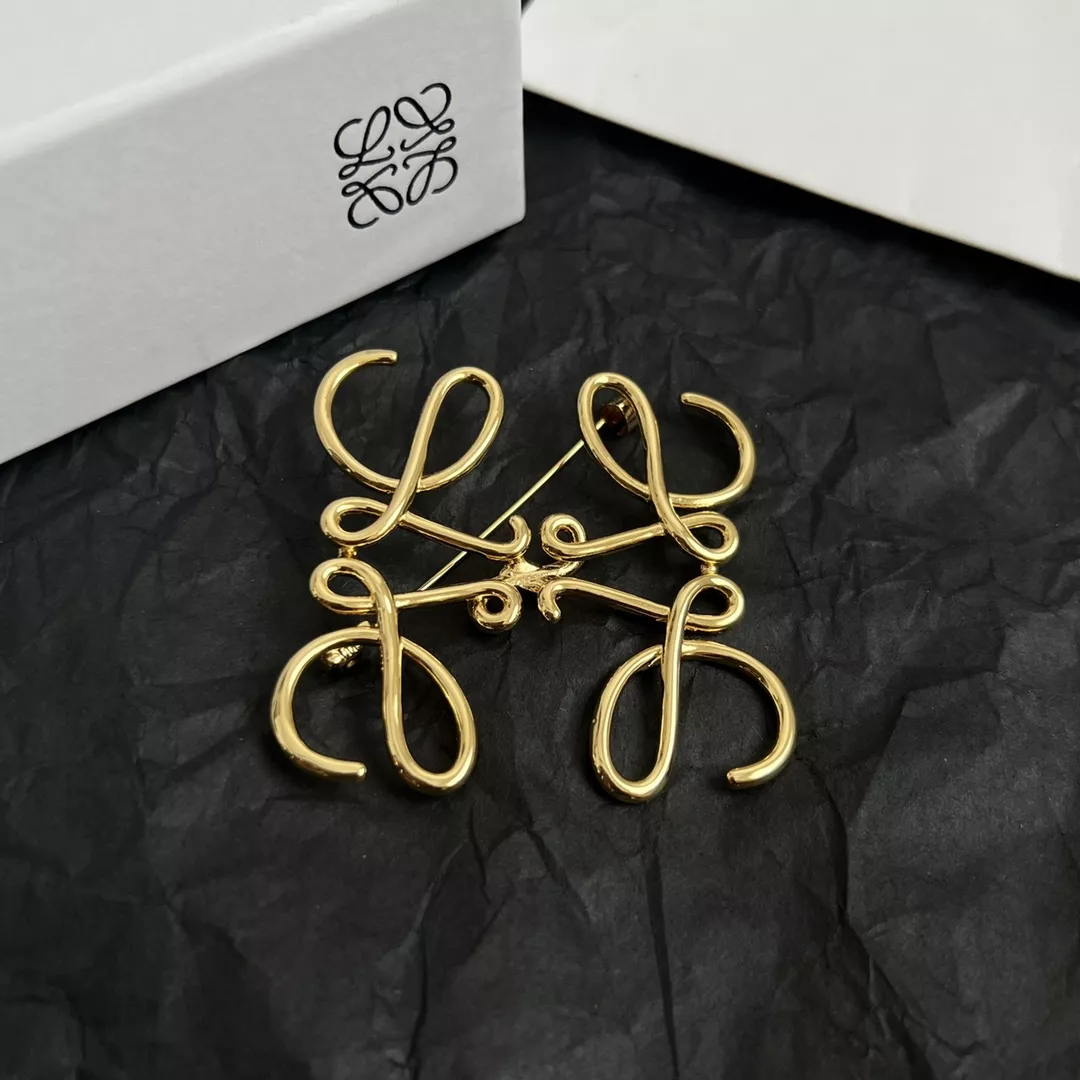 LOEWE Brooches For Women Sleek 2338