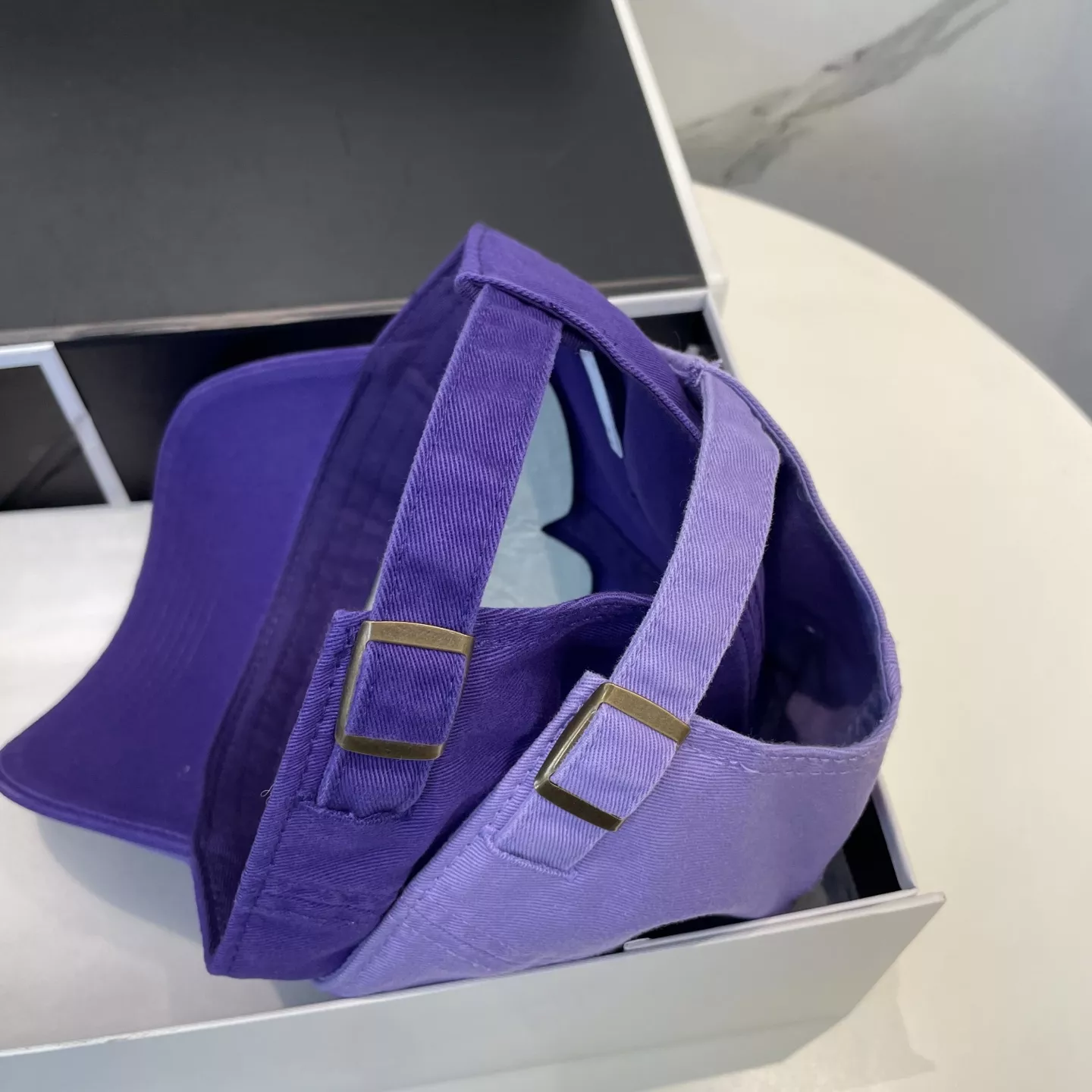 LOEWE Caps Bold 9204