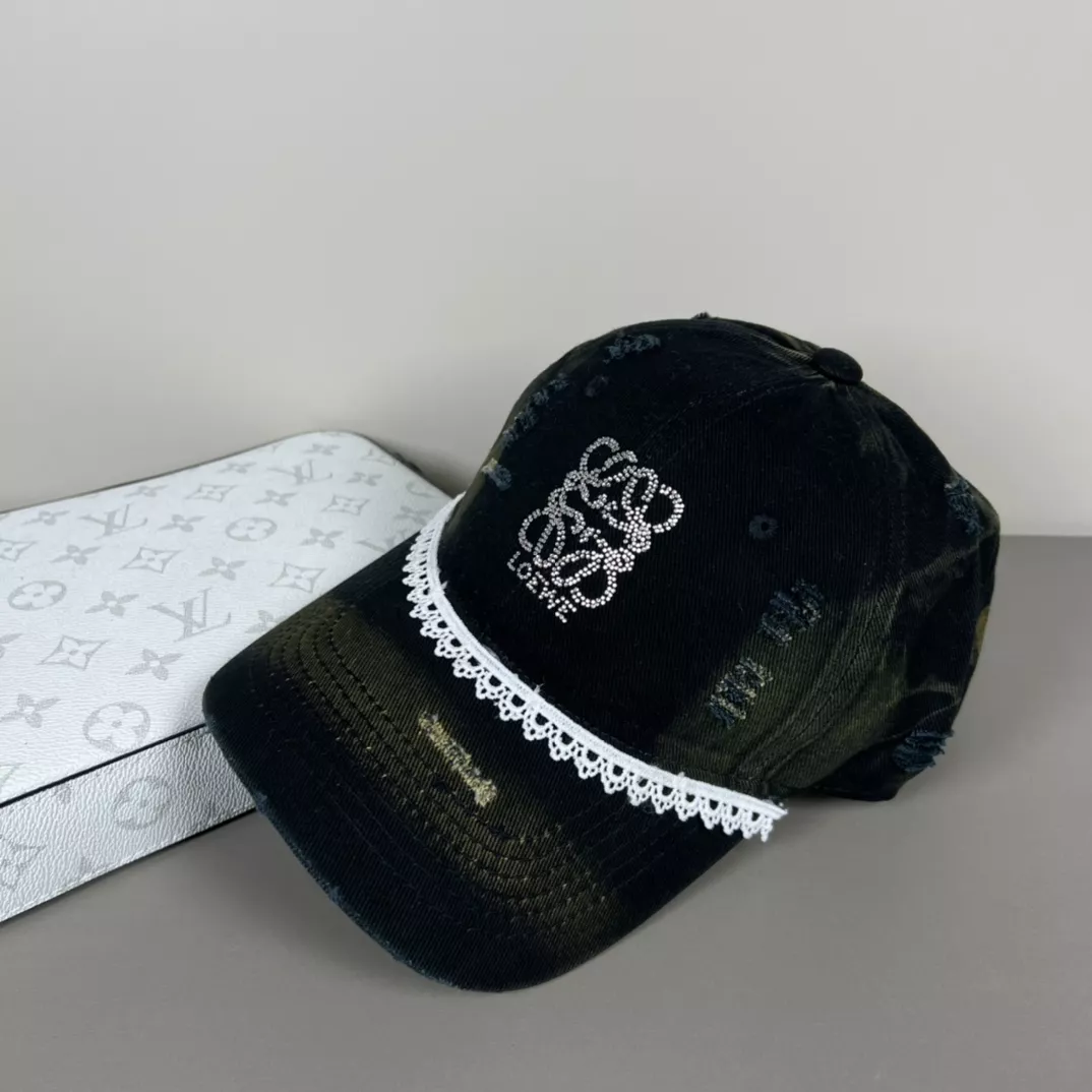 LOEWE Caps DailyWear 3229