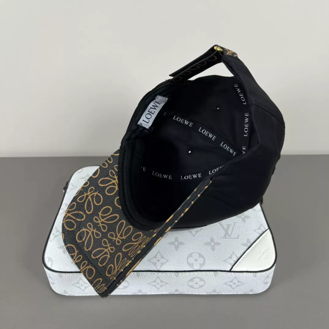 LOEWE Caps Durable 6344
