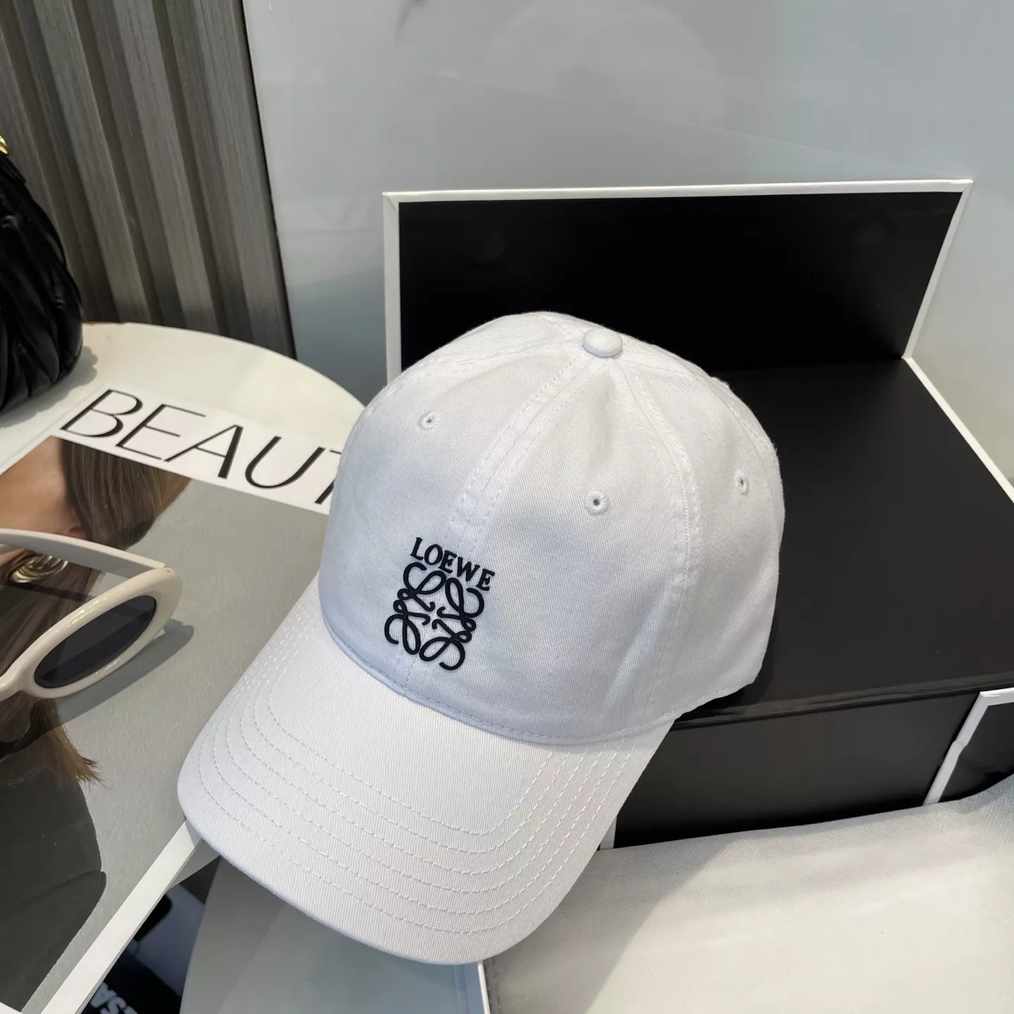 LOEWE Caps Efficient 9397