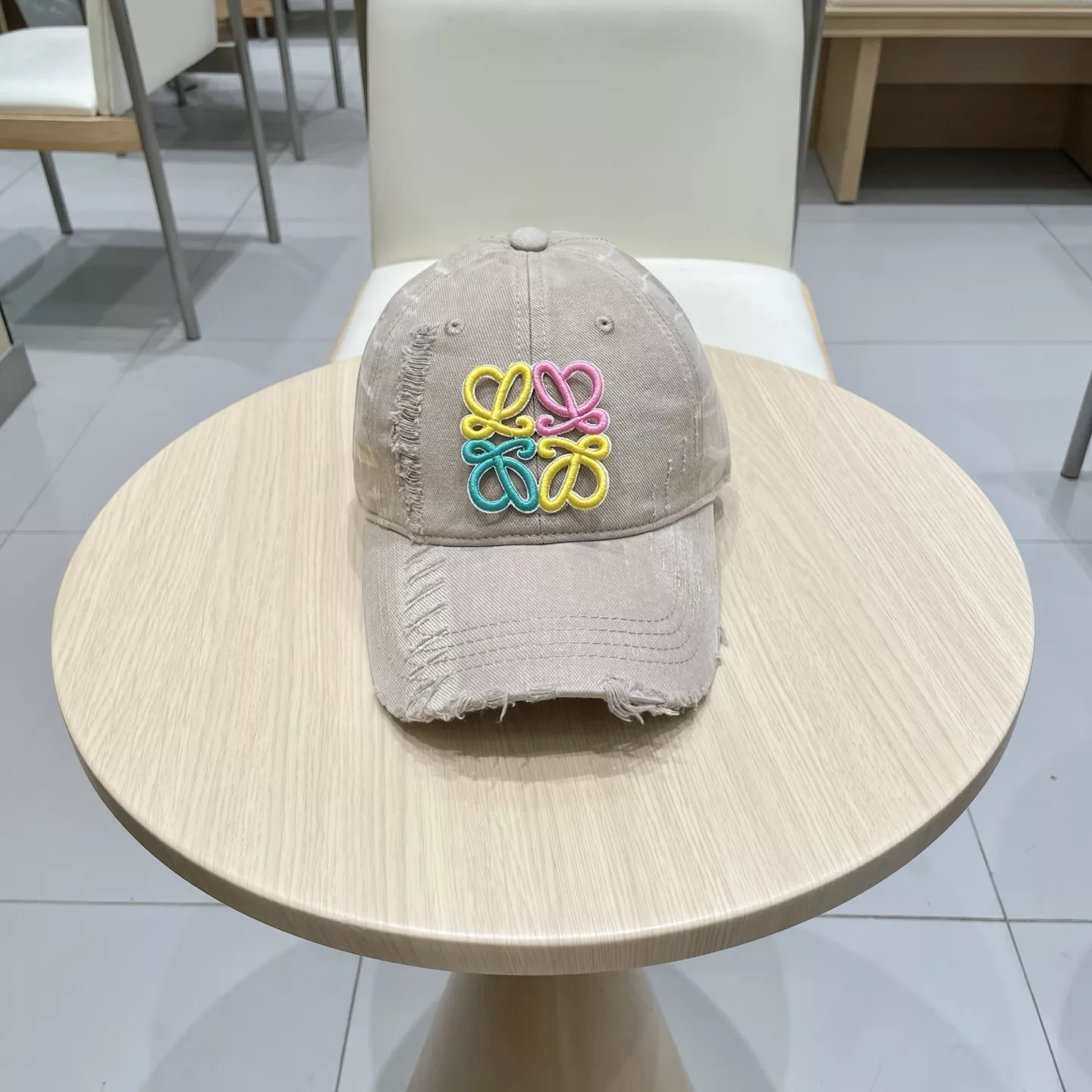 LOEWE Caps Efficient 9678