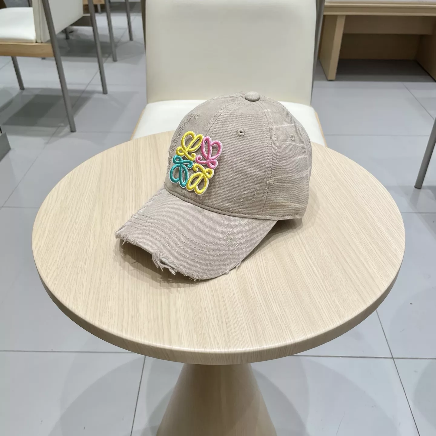 LOEWE Caps Efficient 9678