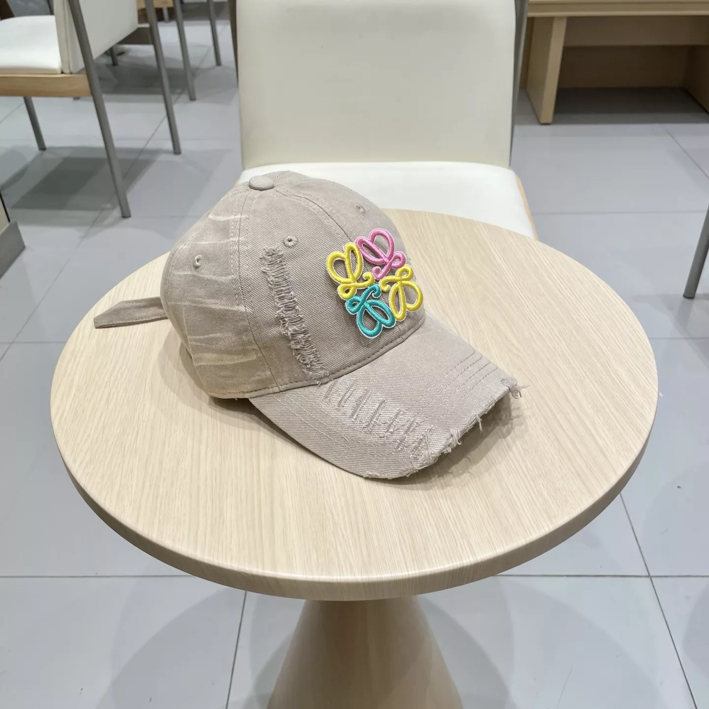 LOEWE Caps Efficient 9678