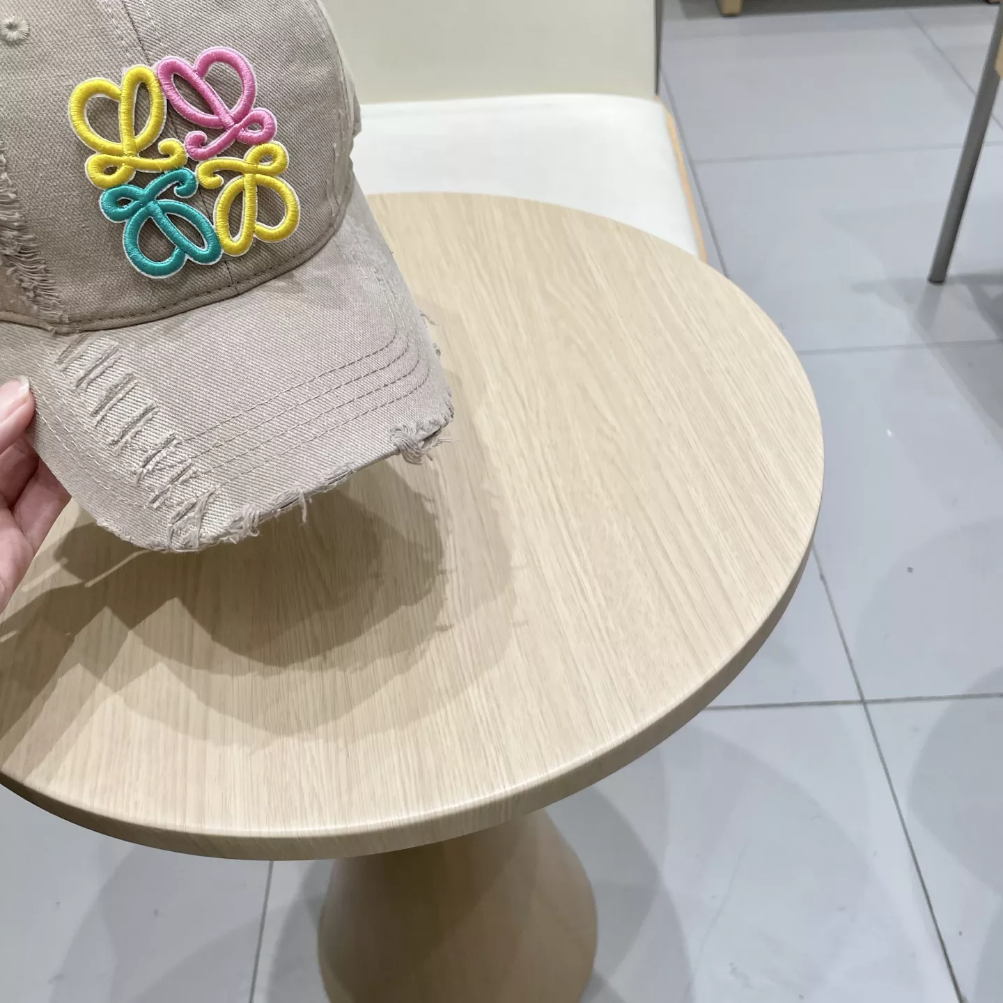 LOEWE Caps Efficient 9678