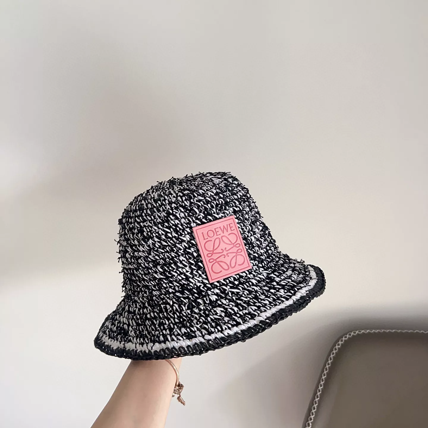 LOEWE Caps Minimalist 9227