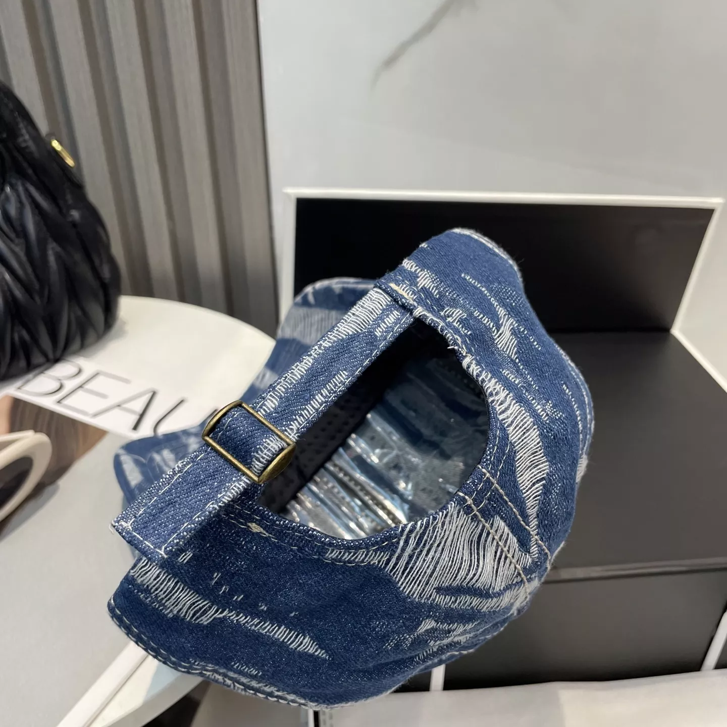 LOEWE Caps Resilient 5500